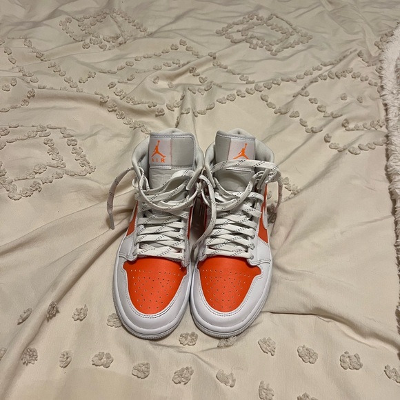 Air Jordan 1s “Bright Citrus” MID - Picture 2 of 5